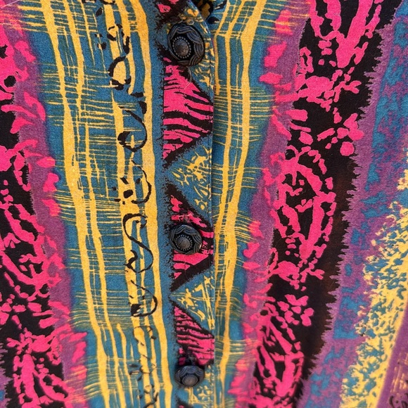 Funky Patterned Vintage Cropped Top - Picture 3 of 6